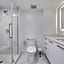 Lux 3BR City-View Retreat in Hollywood, 4th Floor