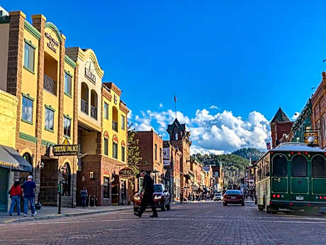 Mineral Palace Hotel & Gaming