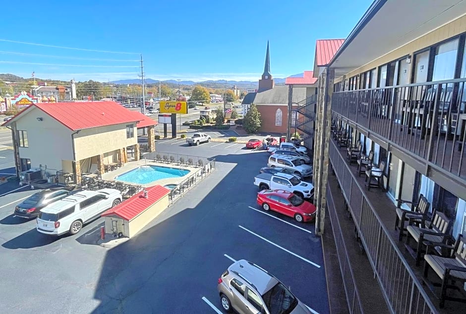 Super 8 by Wyndham Pigeon Forge Downtown