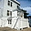 Divine Villa Guest House Harper Ave EWR AIRPORT PENN STATION NY NJ