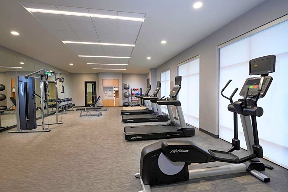 Courtyard by Marriott Charlotte Waverly