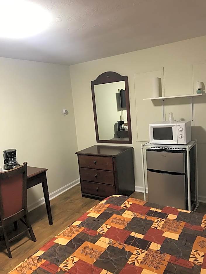 Evergreen Motel