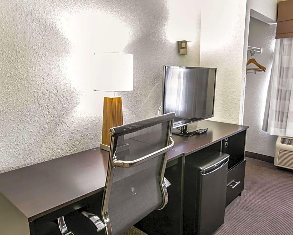 Sleep Inn near Outlets