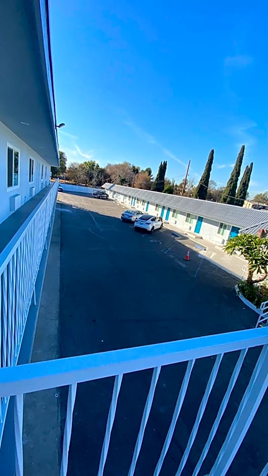 Plaza Inn Motel