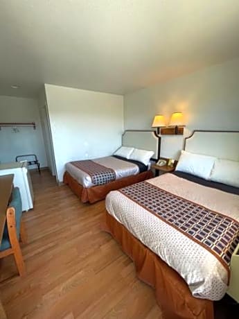 Double Room with Two Double Beds - Non-Smoking