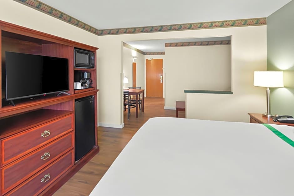 GuestHouse Inn & Suites Kelso