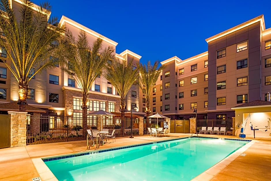 Staybridge Suites Irvine - John Wayne Airport