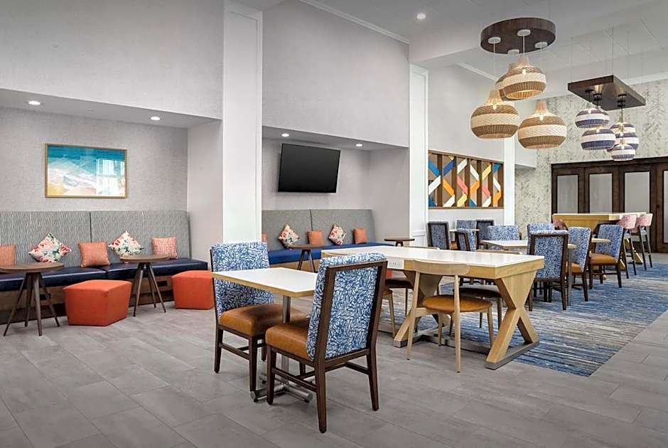 Hampton Inn & Suites Naples South