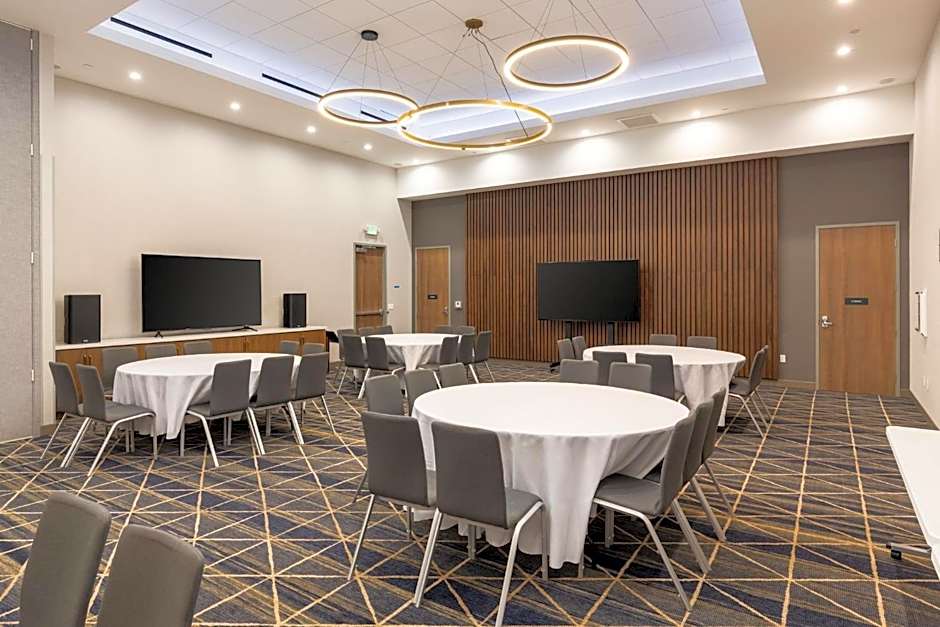 Holiday Inn Hotel And Suites Monterey Park Los Angeles