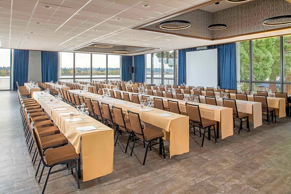 Holiday Inn - Portland - Columbia Riverfront, an IHG Hotel