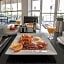 Holiday Inn Detroit Metro Airport, an IHG Hotel