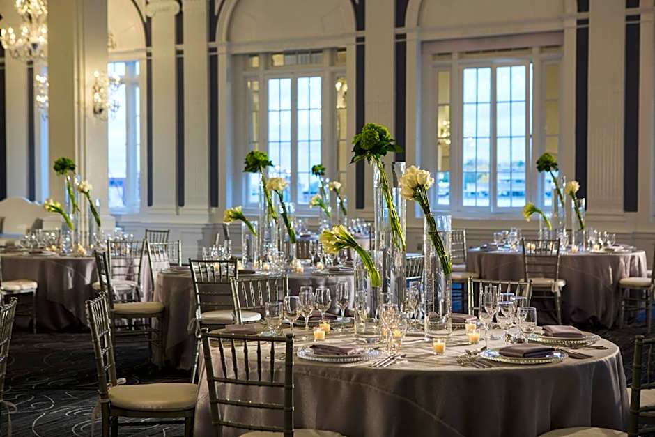 Renaissance by Marriott Albany Hotel