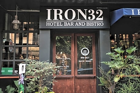 Iron32 Hotel