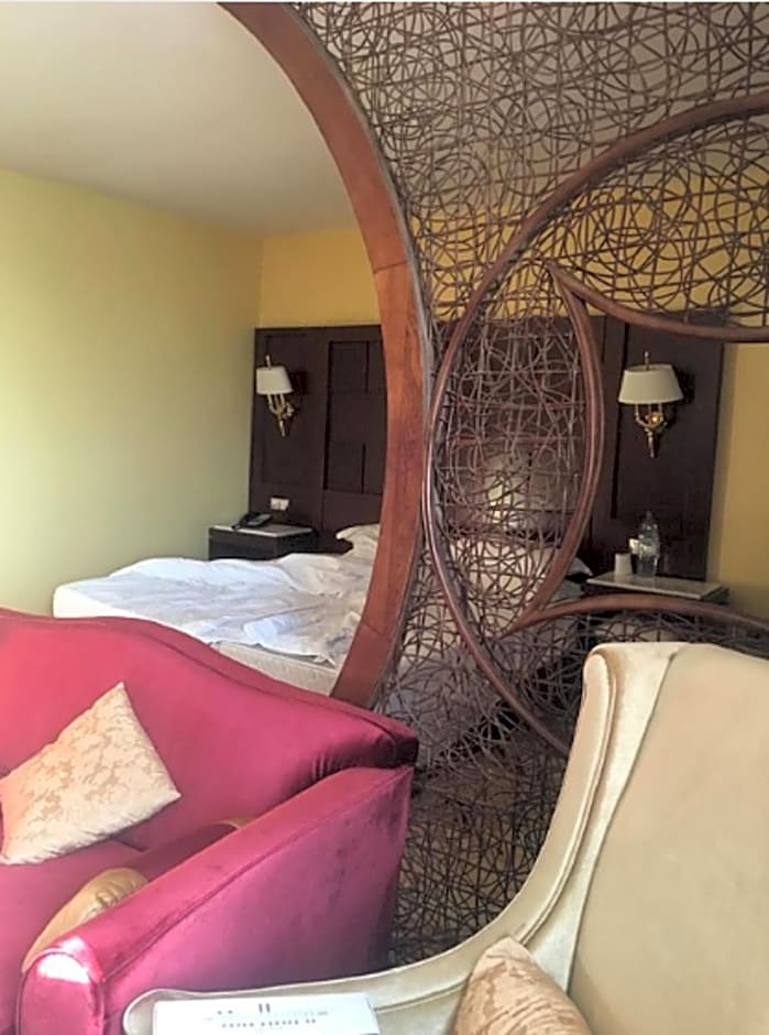 Oasis Hotel