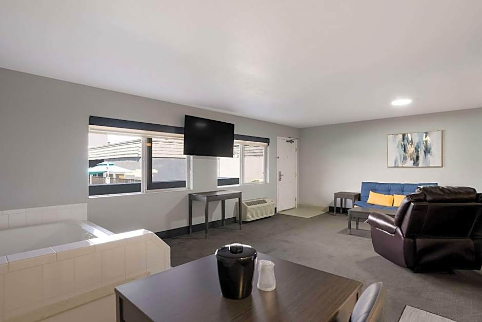 Richland Riverfront Hotel, Ascend Hotel Collection