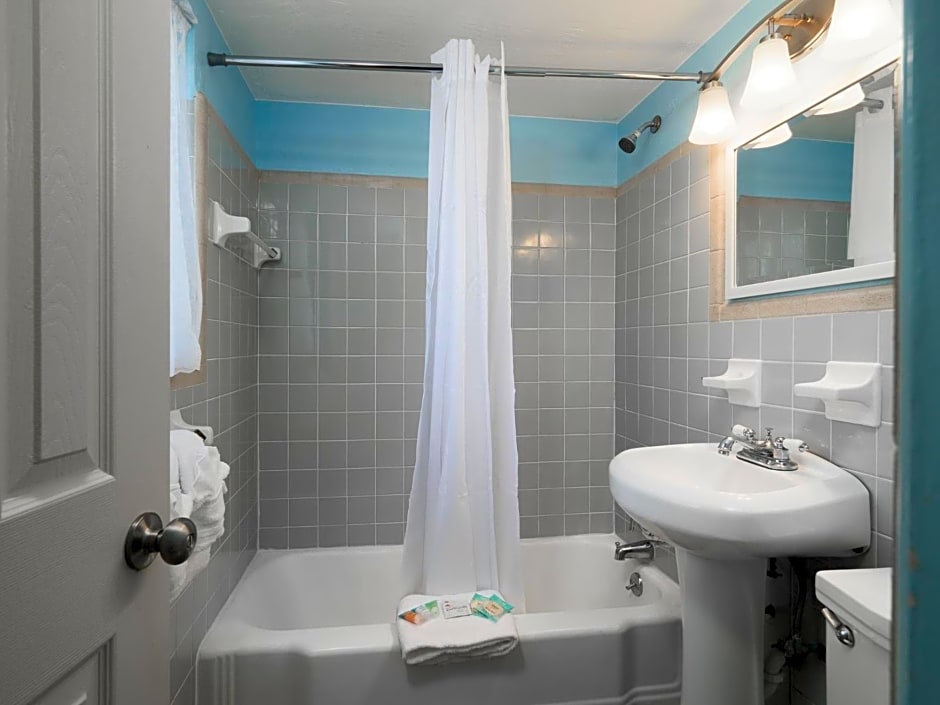 South Beach Inn - Cocoa Beach