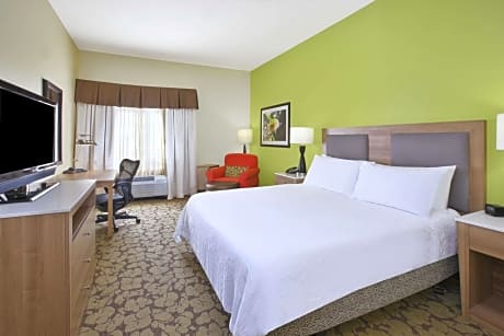 Deluxe King Room with Lake View