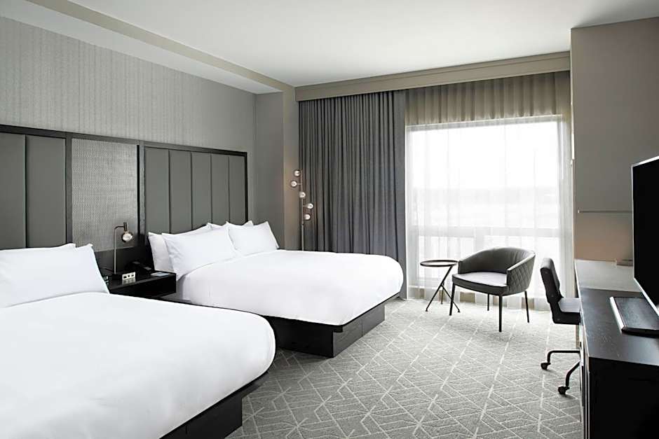 Renaissance by Marriott Boston Patriot Place Hotel
