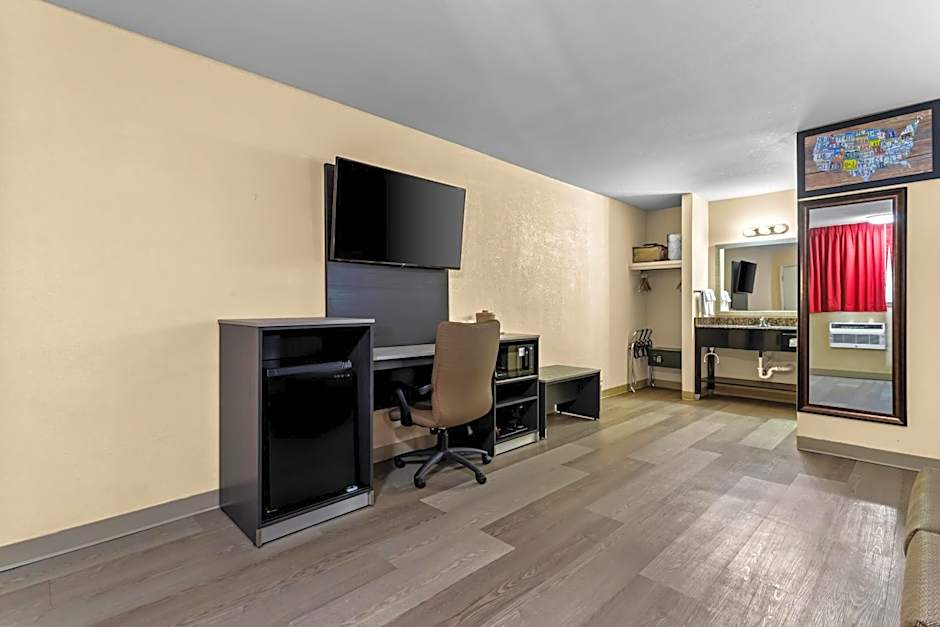 Econo Lodge Inn & Suites Santa Rosa
