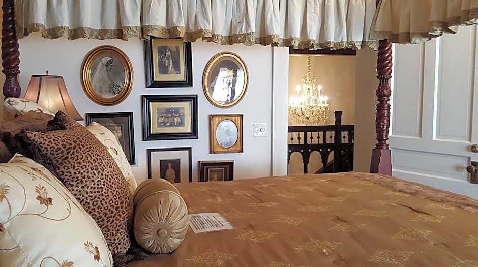 Hassinger Daniels Mansion Bed and Breakfast