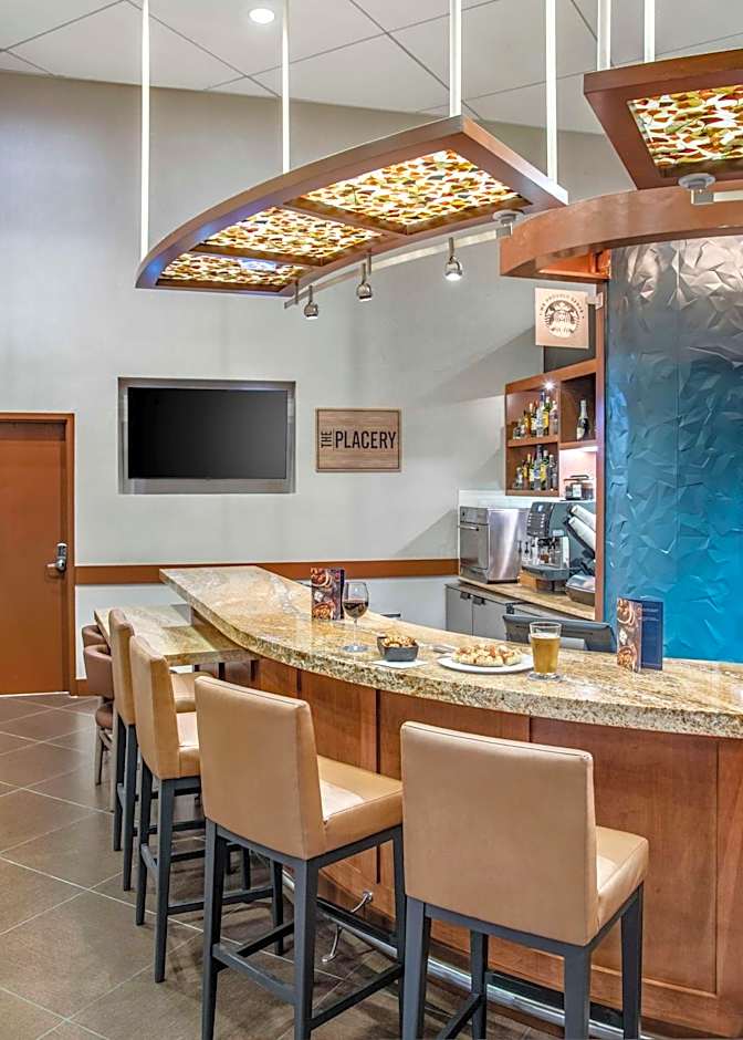 Hyatt Place Riverside Downtown
