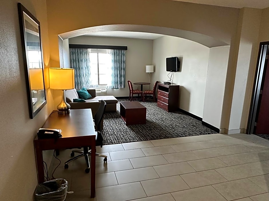 La Quinta Inn & Suites by Wyndham Oklahoma City Yukon