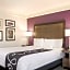 La Quinta Inn & Suites by Wyndham Atlanta Perimeter Medical Center