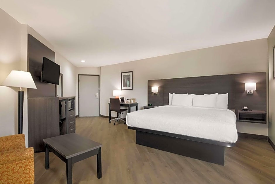 Quality Suites I-44