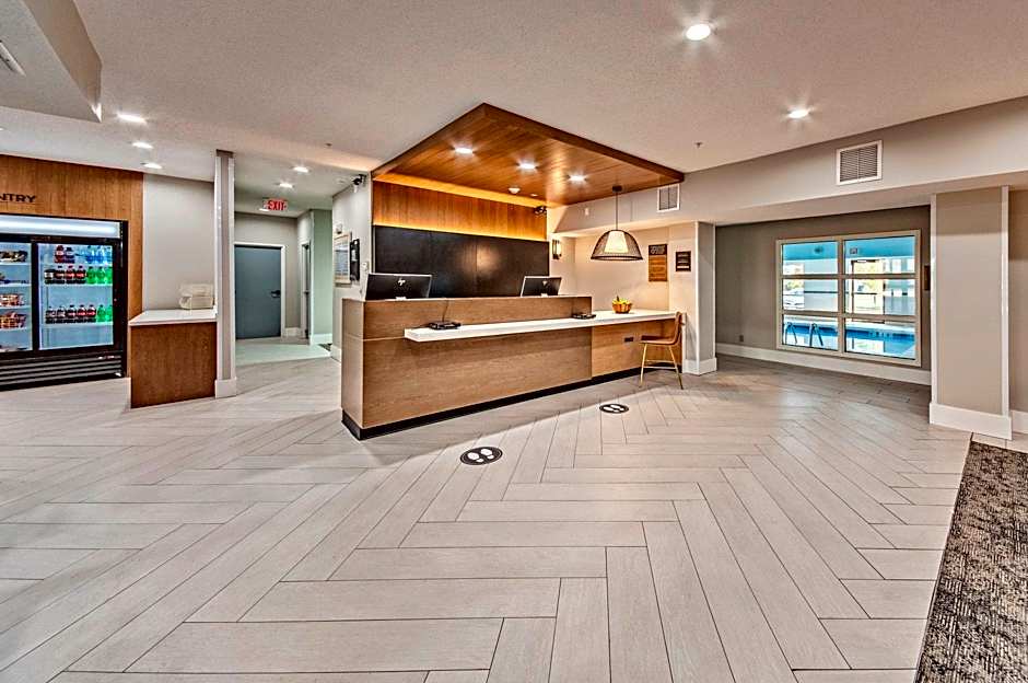 Staybridge Suites - Cedar Rapids North