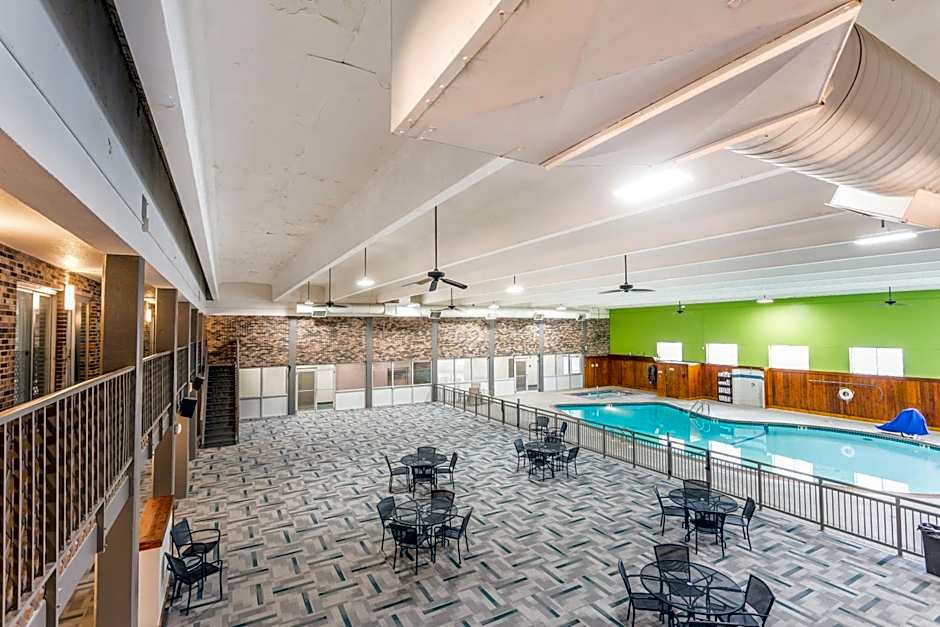 EverSpring Inn and Suites