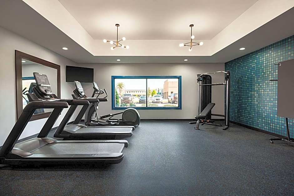 La Quinta Inn & Suites by Wyndham Gonzales
