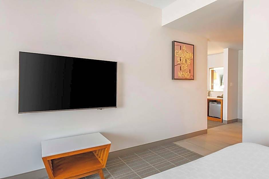 Cambria Hotel LAX