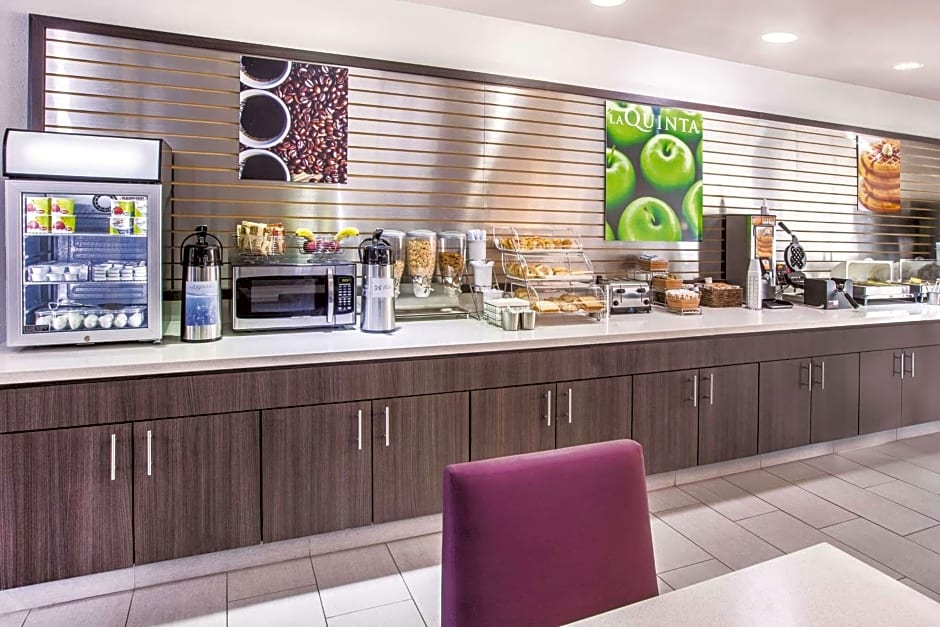 La Quinta Inn & Suites by Wyndham Bay City