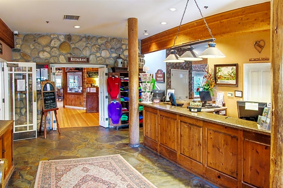 Cambria Pines Lodge