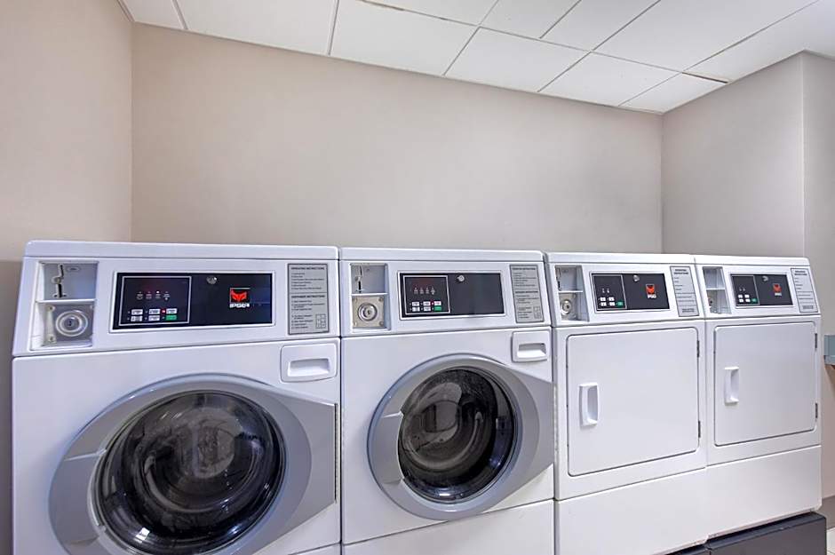 Holiday Inn Express & Suites - Carrollton West