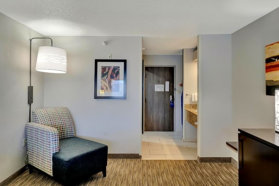 Holiday Inn Express Hotel & Suites Beatrice