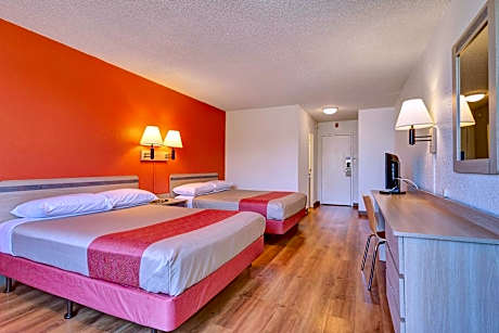 Deluxe Queen Room with Two Queen Beds