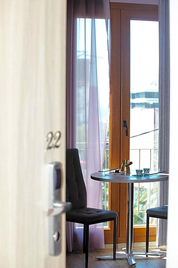 HOtello guest suites