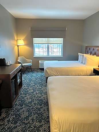 Queen Room with Two Queen Beds - Non-Smoking
