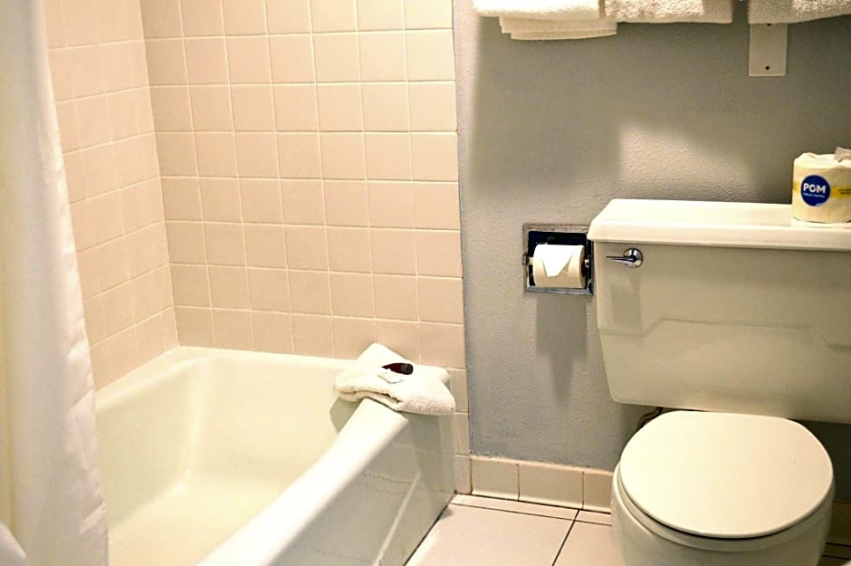 Americas Best Value Inn And Suites St. Cloud