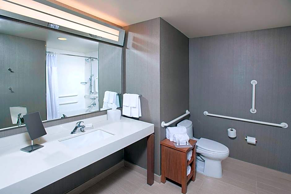 Courtyard by Marriott Redwood City