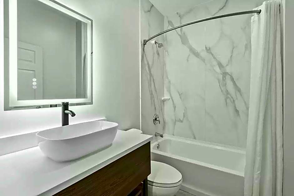 Quality Inn & Suites Columbia Harbison