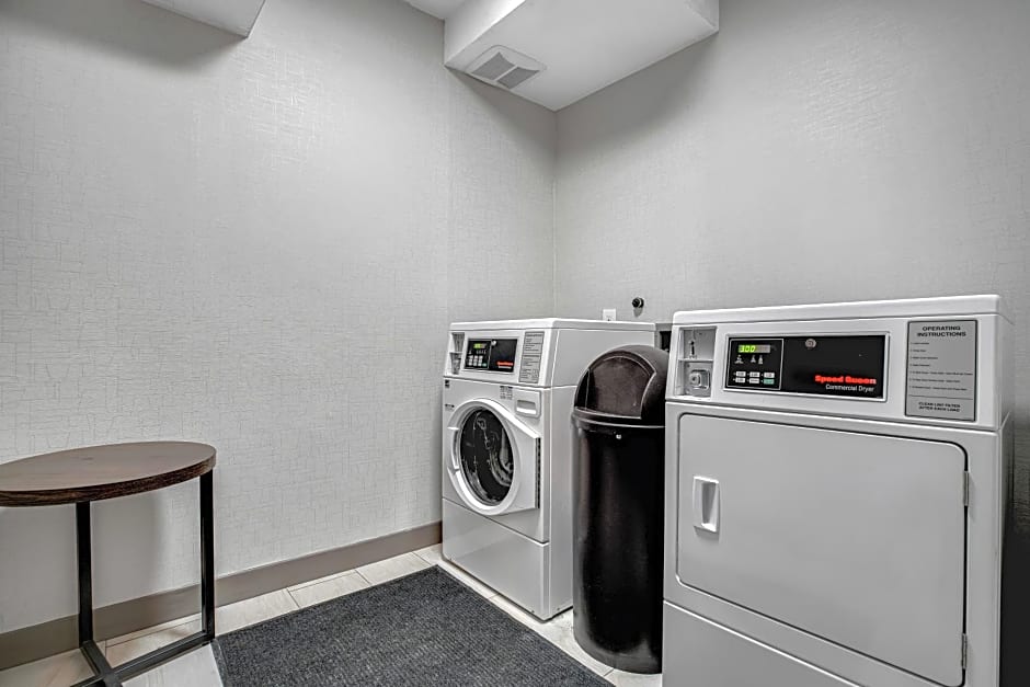 Holiday Inn Express Hotel & Suites Portland - Jantzen Beach