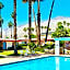 A PLACE IN THE SUN Garden Hotel - Big Units with Privacy Gardens & Heated Pool & Spa in 1 Acre Park Prime Location, PET Friendly