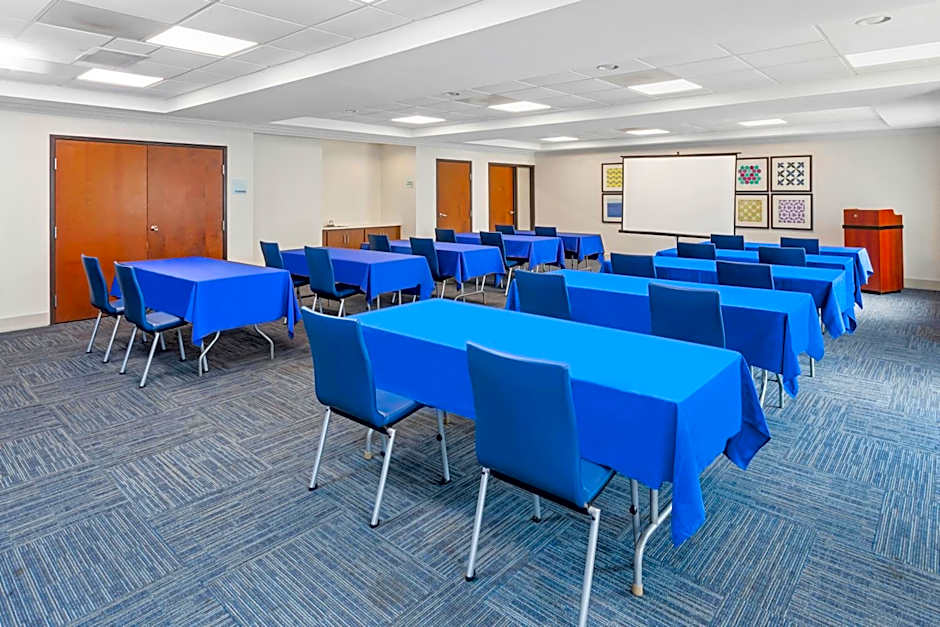 Holiday Inn Express Hotel & Suites Chicago South Lansing