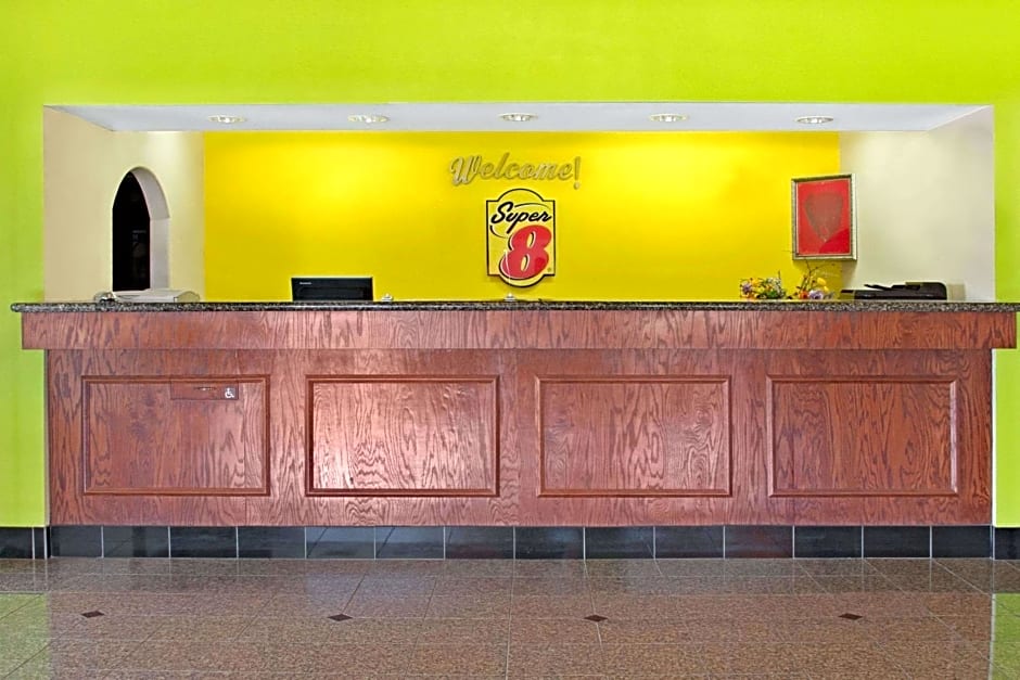 Super 8 by Wyndham Humble/Fm 1960/Hwy 59