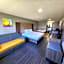 Super 8 by Wyndham Hayward WI
