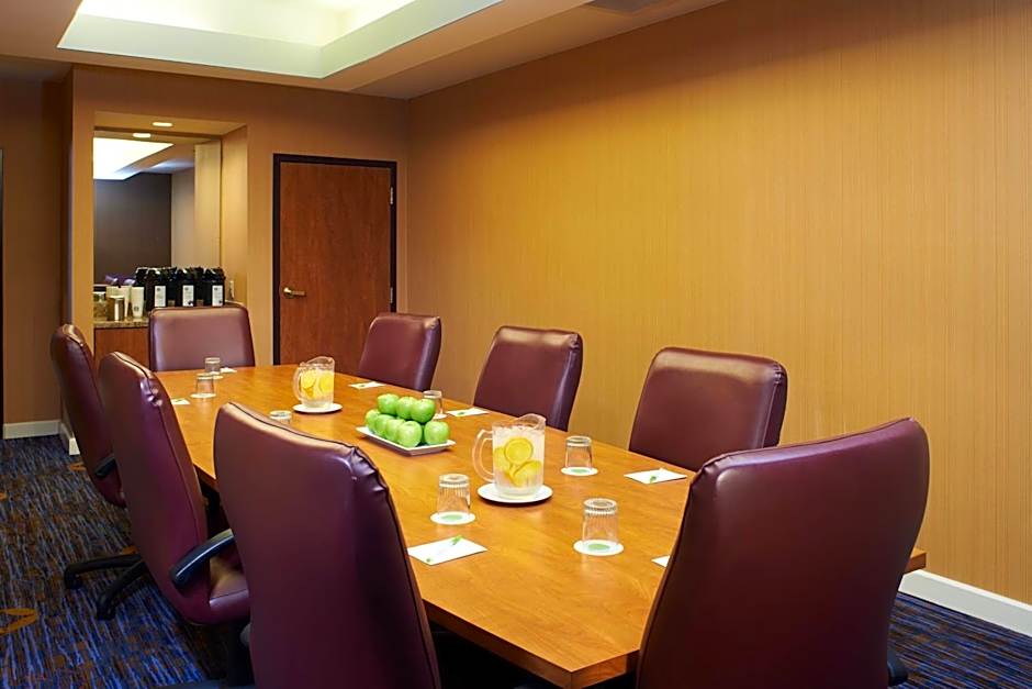Courtyard by Marriott Kansas City Overland Park/Convention Center