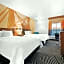 La Quinta Inn & Suites by Wyndham Waco Downtown - Baylor
