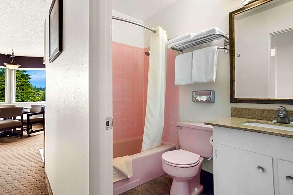 Quality Inn Port Angeles - near Olympic National Park